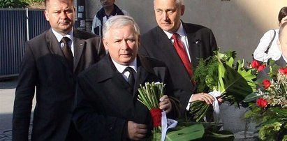 Jarosław Kaczyński był na grobie brata