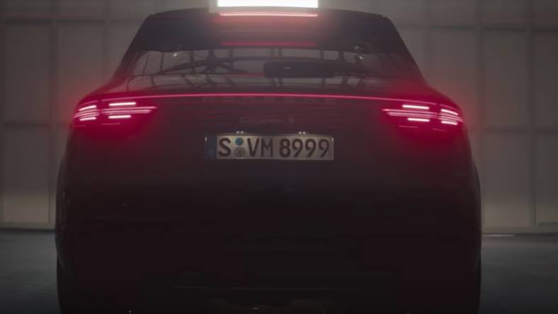 Nowe Porsche Cayenne - dwie twarze