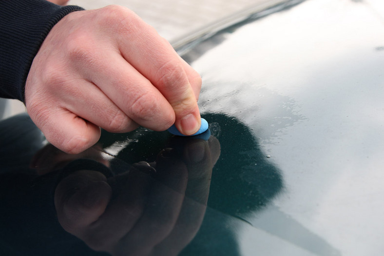 Porządnie umyj auto  po zimie