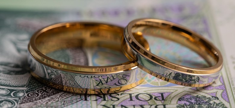 Nowe świadczenie dla małżeństw – czy państwo powinno płacić za wierność? Dlaczego potrzebne są regulacje, które umożliwią uhonorowanie par z długim stażem?