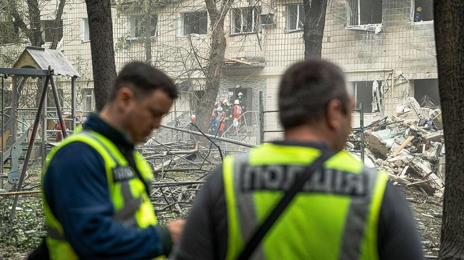 Tokom rata u Ukrajini, ruske rakete su srušile neke zgrade u prestonici Kijevu | Foto: ORI AVIRAM/Middle East Images/AFP via Getty Images