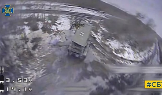 Ukrajinski dron pogađa termobarički raketni bacač