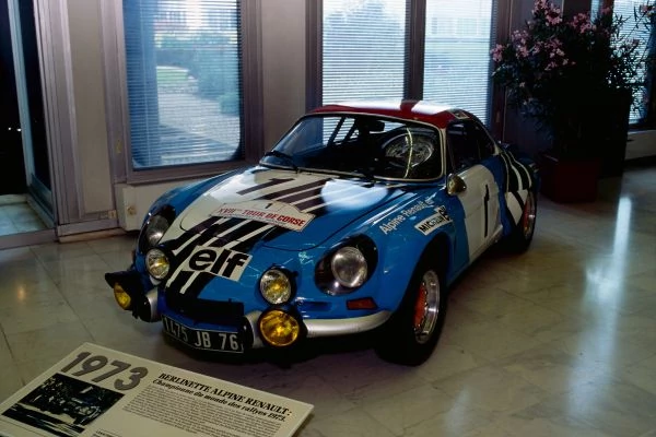 Renault Berlinette Alpine A110 1973 - ekspozycja w siedzibie Renault