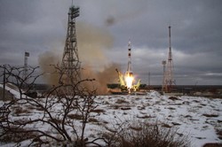 Japoński miliarder, jego asystent i rosyjski kosmonauta lecą w kosmos