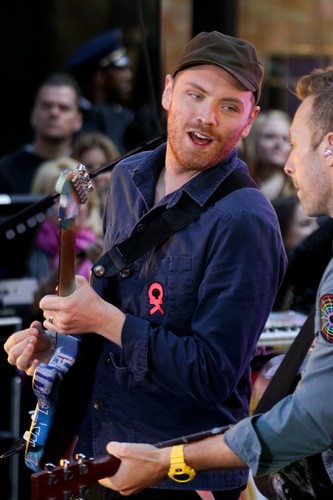 Coldplay podczas występu przed Rockefeller Plaza  – 21 października 2011