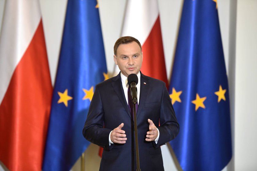 Andrzej Duda sam zadzwonił do ks. Zbigniewa Krasa