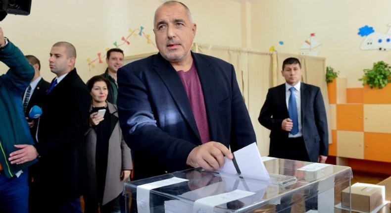 Bulgarian Prime Minister Boyko Borisov casts his vote at a polling station during the presidential elections in Sofia, on November 6, 2016