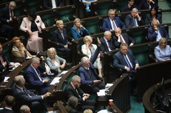 Sejm uchwalił "piątkę dla zwierząt". Cała Solidarna Polska przeciwko