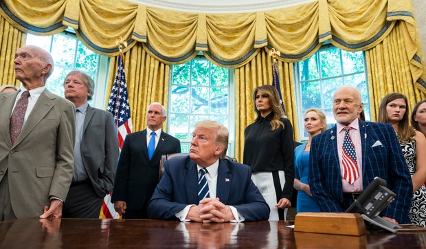 Donald Tramp sa astronautima