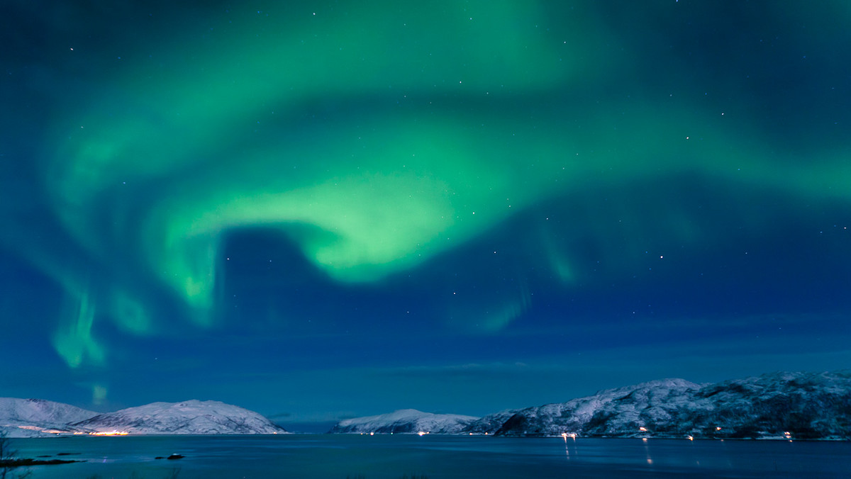 Masz smartfon i jesteś fanem zórz? Chciałbyś wiedzieć kiedy pojechać do Norwegii Północnej żeby ją zobaczyć? Teraz jest to prostsze dzięki aplikacji na smartfony z prognozą zorzy „Norway Lights”. Aplikacja jest darmowa i może ją pobrać każdy.