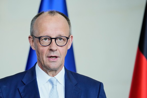 "Vrlo brzo ćemo sazvati Nacionalni savet za bezbednost" Merc: Nemačka sprema mere zbog mogućeg nedostatka kerozina