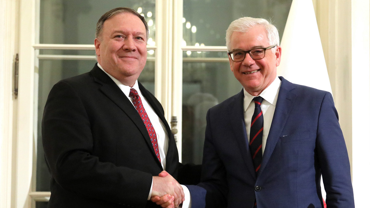 Szefowie dyplomacji Polski i USA Jacek Czaputowicz i Mike Pompeo we wspólnym tekście opublikowanym dziś na portalu CNN napisali, że liczą na solidarne działania ze strony wszystkich państw uczestniczących w bliskowschodniej konferencji w Warszawie.