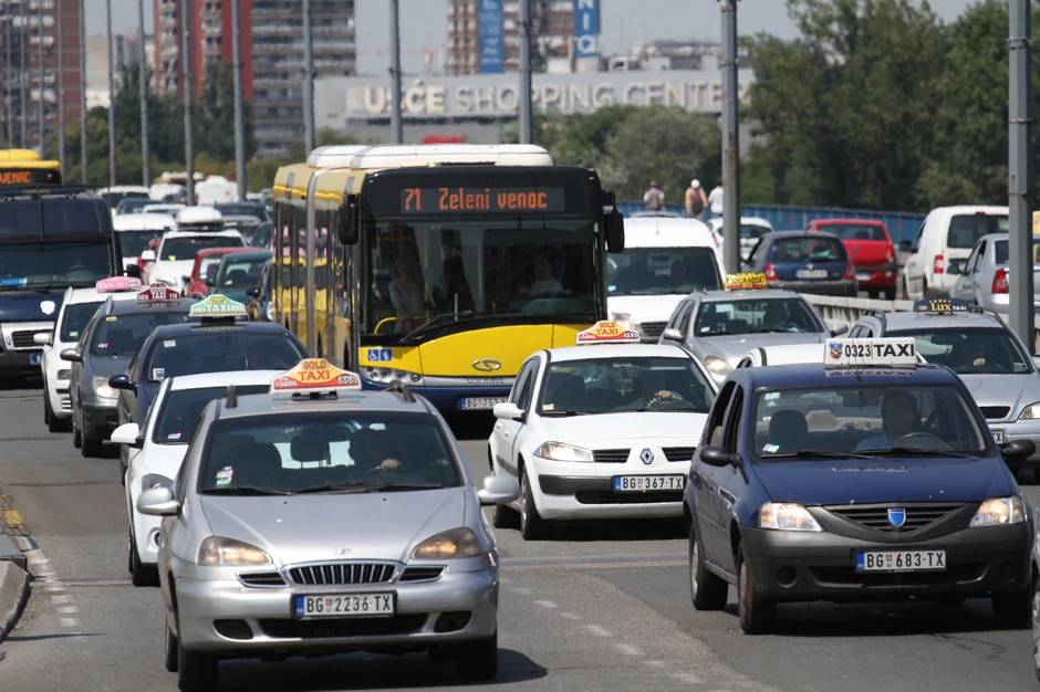 Taksisti skuplji tokom prazničnih dana