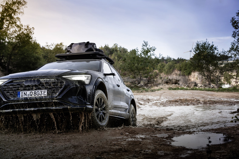 Audi Q8 e-tron edition Dakar