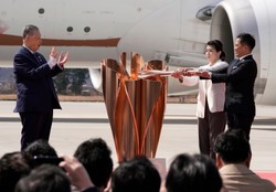 Tokio 2020: Ogień olimpijski dotarł do Japonii. Ceremonia była skromna