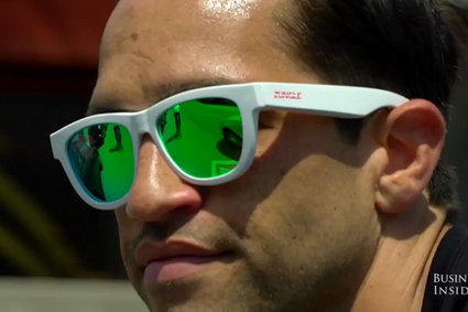Muzyczne okulary przeciwsłoneczne, które zastępują słuchawki