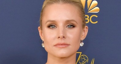 Kristen Bell annyira, de annyira jól néz ki ebben a szettben!