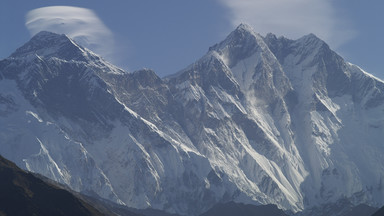 Chiny czyszczą napisy w drodze na Mount Everest