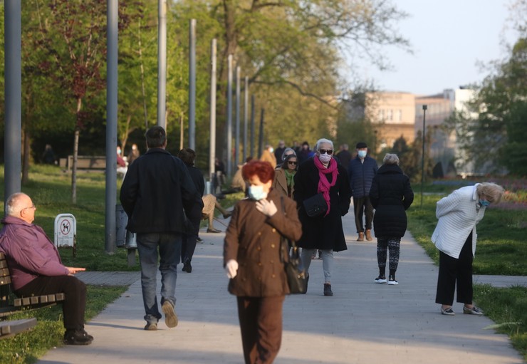 penzioneri šetnja