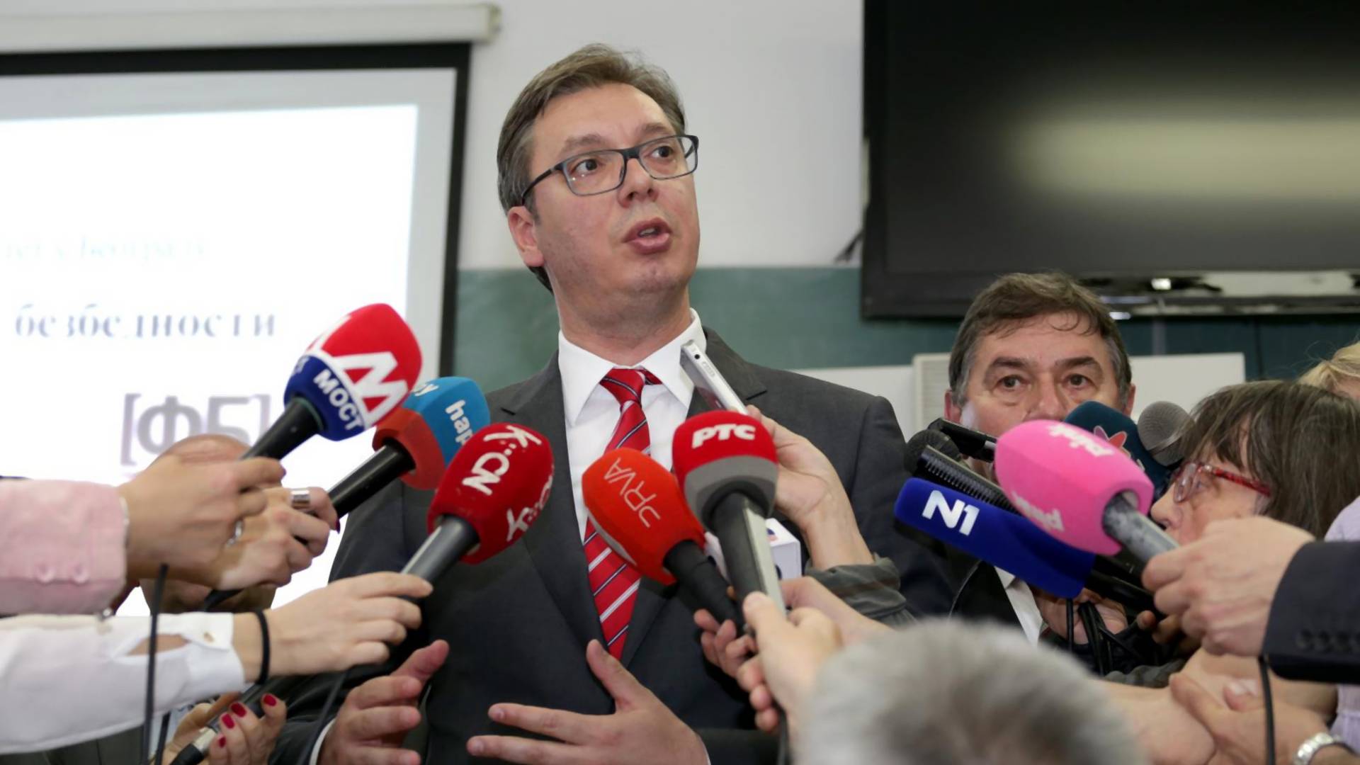 Šta se desi kad Vučiću novinar postavi smisleno pitanje