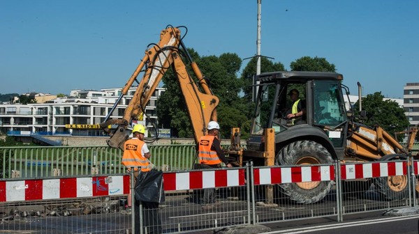 Remont mostu potrwa w sumie 5 miesięcy, ale największe zmiany w organizacji ruchu drogowego są zaplanowane na ok. 3,5 miesiąca.