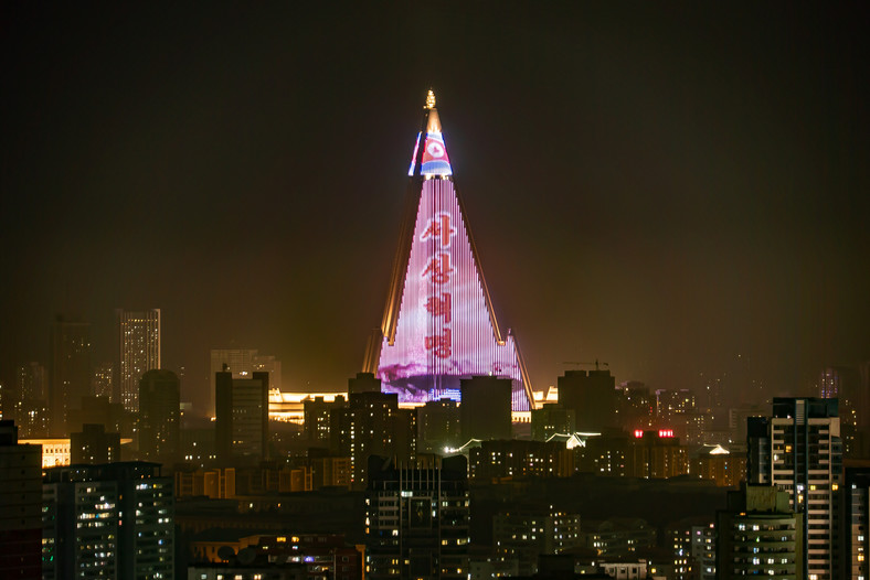 Widok na hotel Ryugyong