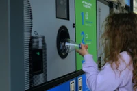 Ruszył system kaucyjny. Jak odzyskać pieniądze za butelkę?