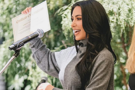 Kim Kardašijan studirala pravo 6 umesto 4 GODINE, a ovaj ISPIT polagala ČETIRI PUTA: Hvali se DIPLOMOM, a evo o čemu se zapravo radi - poznata ADVOKATICA otkrila sve detalje