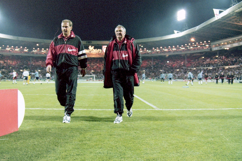 Krzysztof Pawlak i Antoni Piechniczek na stadionie Wembley