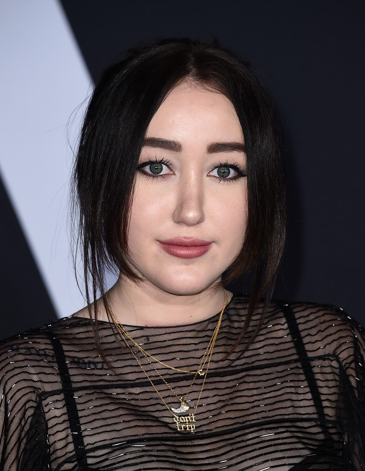 Noah Cyrus na premierze filmu "Ciemniejsza strona Greya"