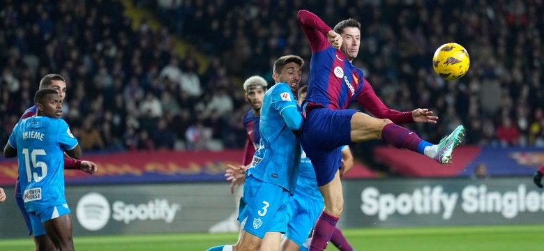 Lewandowski z asystą, Barcelona męczyła się z ostatnią drużyną w tabeli [WIDEO]