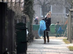 Zobacz, jak Kasia Tusk dźwiga... opony