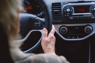 To koniec zakazu rejestracji samochodów spalinowych w UE? "Wydaje mi się, że przeciwników będzie niewielu"