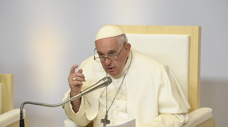 Ferenc pápa: "Bármire hajlandó vagyok"/Fotó: MTI/Kovács Tamás