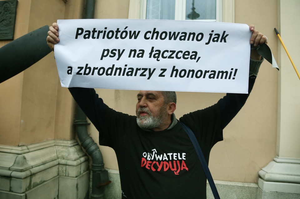 WARSZAWA POGRZEB GENERAŁA JARUZELSKIEGO PROTESTY (protesty podczas pogrzebu gen. Wojciecha Jaruzelskiego)