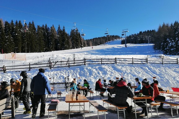 Cene skijanja skočile za desetak odsto! Omiljena destinacija Balkanaca drastično skočila: Najisplativiji skriveni dragulj u Italiji