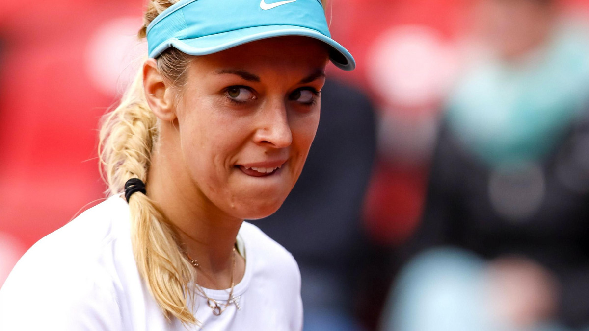 Była finalistka Wimbledonu Sabine Lisicki (37. WTA) w niesamowitych okolicznościach pożegnała się z turniejem Miami Open. W piątkowym spotkaniu drugiej rundy z Rumunką Iriną-Camelią Begu (35. WTA) Niemka prowadziła w trzecim secie 5:0, a przy stanie 5:2 miała piłkę meczową, by ostatecznie przegrać po dwóch godzinach i 21 minutach 4:6, 6:1, 6:7(2).