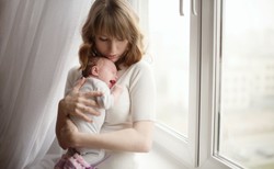 Kiedy mama jest daleko... Dlaczego polskie matki emigrują? [ROZMOWA DZIENNIK.PL]