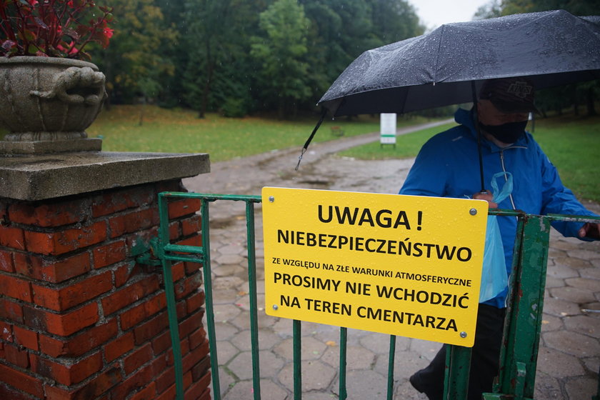 Groza w Gdańsku. Władze zamknęły cmentarze i parki