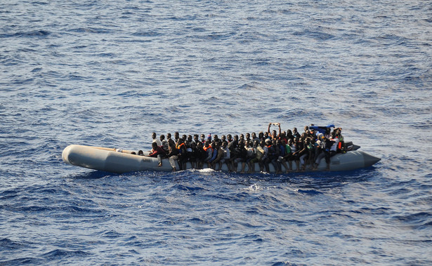Liczba nielegalnych migrantów przekraczających granicę w zachodniej części Morza Śródziemnego w listopadzie spadła o 80 proc. w porównaniu z poprzednim miesiącem do 950 osób