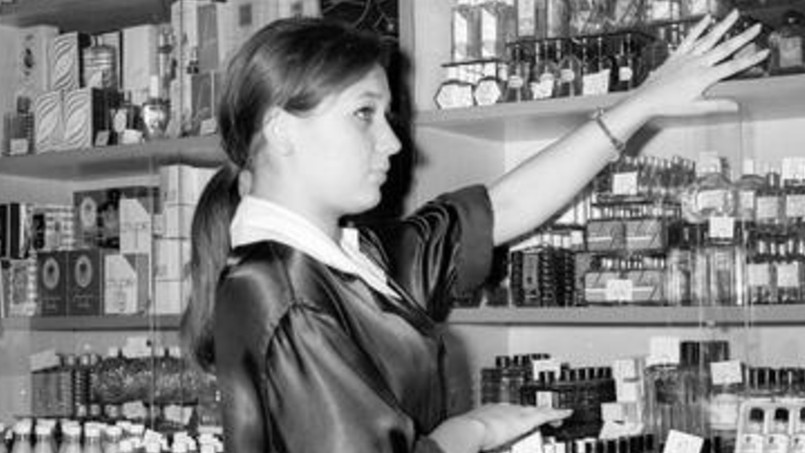 QUIZ wspomnieniowy. Kultowe kosmetyki czasów PRL. Kto nie używał, nie dostanie 100 proc.