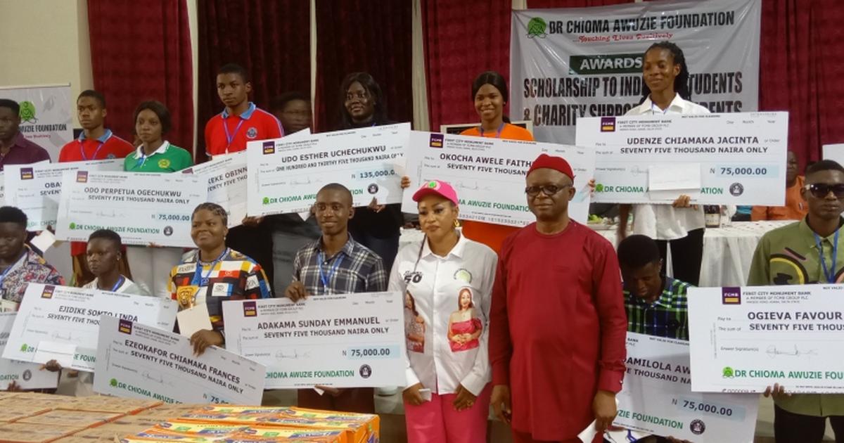 Foundation awards scholarship to 17 Anambra students in tertiary institutions - Vimarsana News