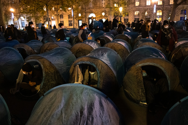 Protest migrantów w czasie pandemii