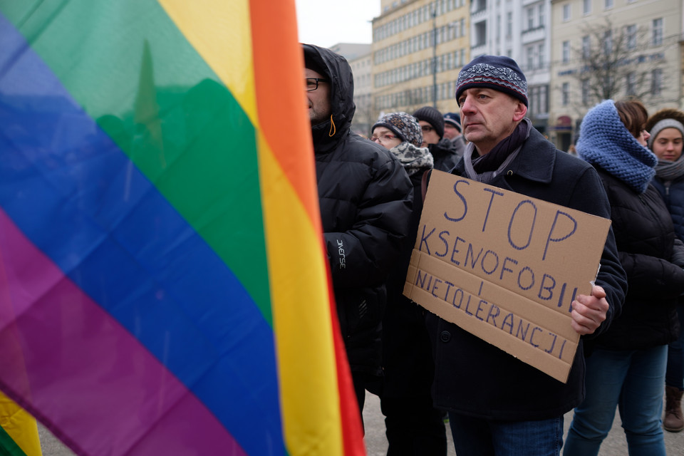 POZNAŃ MANIFESTACJA STOP PRZEMOCY NA TLE RASOWYM (uczestnicy manifestacji)