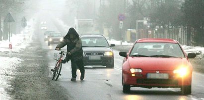 Czekają nas trudne warunki. IMGW ostrzega przed oblodzeniem. Są alerty