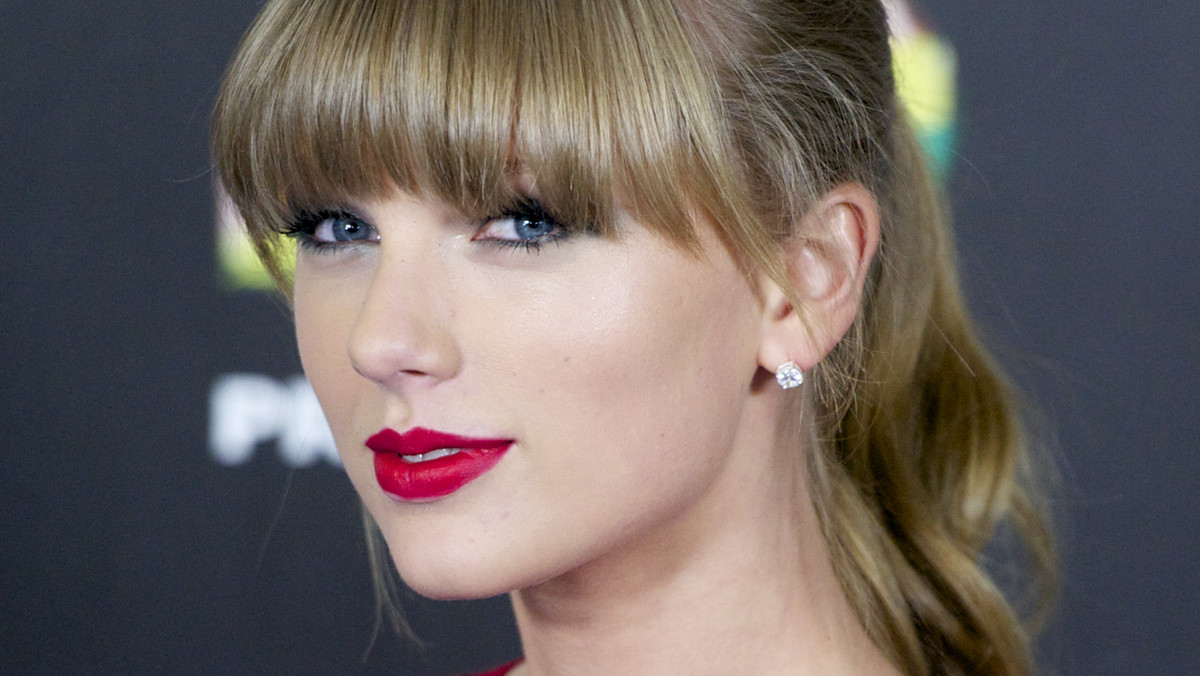 Taylor Swift to bohaterka najnowszego numeru amerykańskiej edycji "Elle". W szczerym wywiadzie gwiazda opowiada między innymi o tym, że nigdy nie ugania się za mężczyznami.
