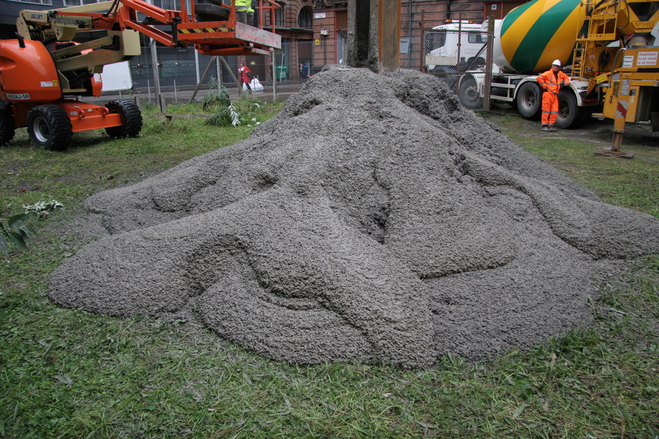 Fundacja Galerii Foksal - "Beton" (Monika Sosnowska). Zdjęcie z instalacji pracy (Glasgow, 2008)