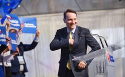 Kto liderem PO? Sikorski: Nie wykluczam, że Tusk rzuci rękawicę Schetynie