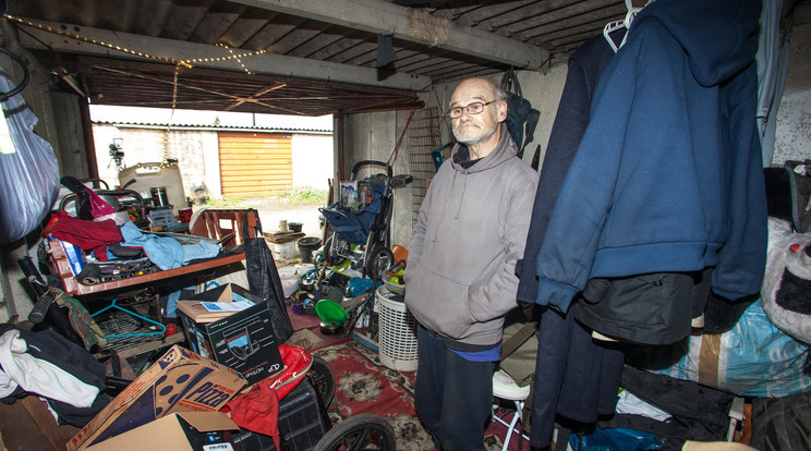 A 72 éves Philip Stutely egy üres garázsban él 8 éve / Fotó: Northfoto