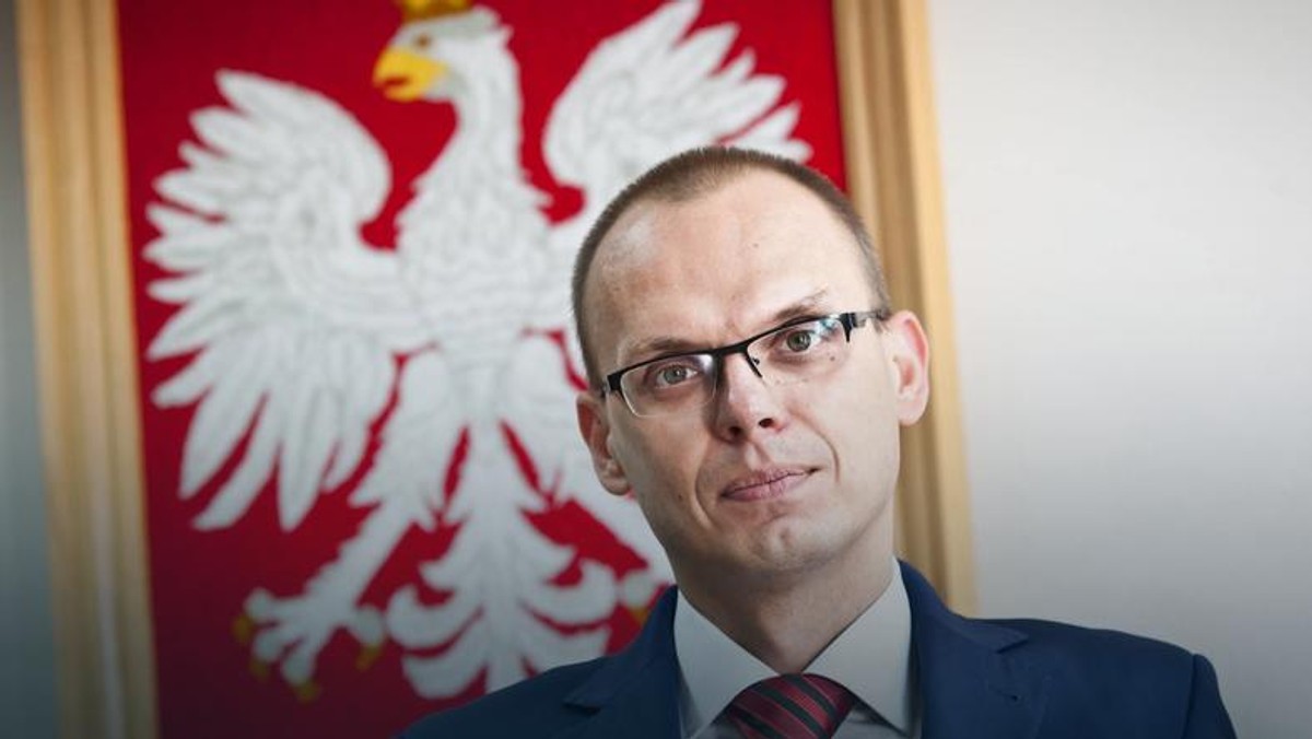 Po uzyskaniu w ekspresowym tempie opinii biegłego prokuratura ponownie umarza śledztwo w sprawie obrażenia premier Beaty Szydło. – To był typowy hejt, z którym spotykamy się na co dzień – uzasadniają prokuratorzy. Radny Osina zapowiada, że to nie koniec sprawy.